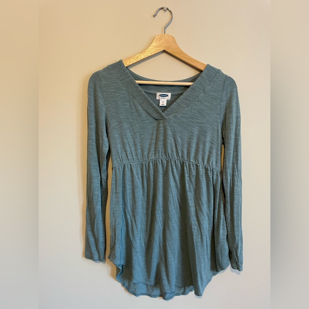 *2 for $12* Old Navy Maternity top size XS